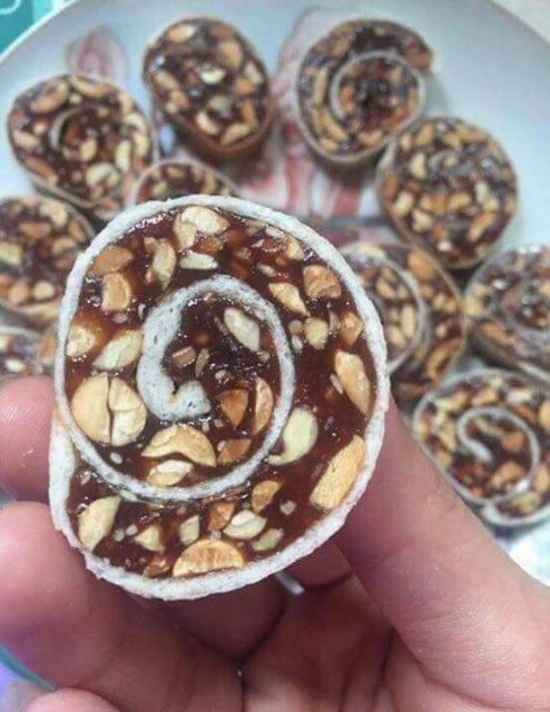 02Packs* 400g Kẹo chuối cuộn bánh tráng Bến Tre